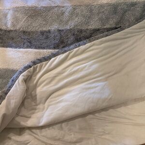 UGG Cozy Gray and Cream Sherpa Throw KING SZ COMFORTER 2 OF THEMFOR PRICE OF ONE